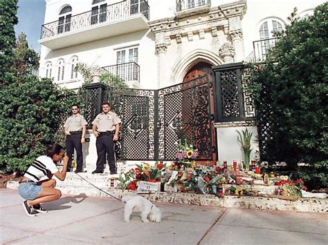 corpo omicidio versace|why was guianni versace killed.